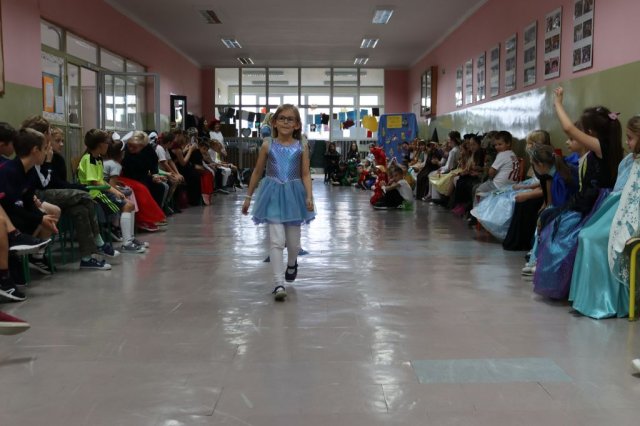 b_1024_768_0_00_images_2023_2024_Swietlica_Bajkowe_Swieto_402162472_805315698063047_8392329685308950111_n